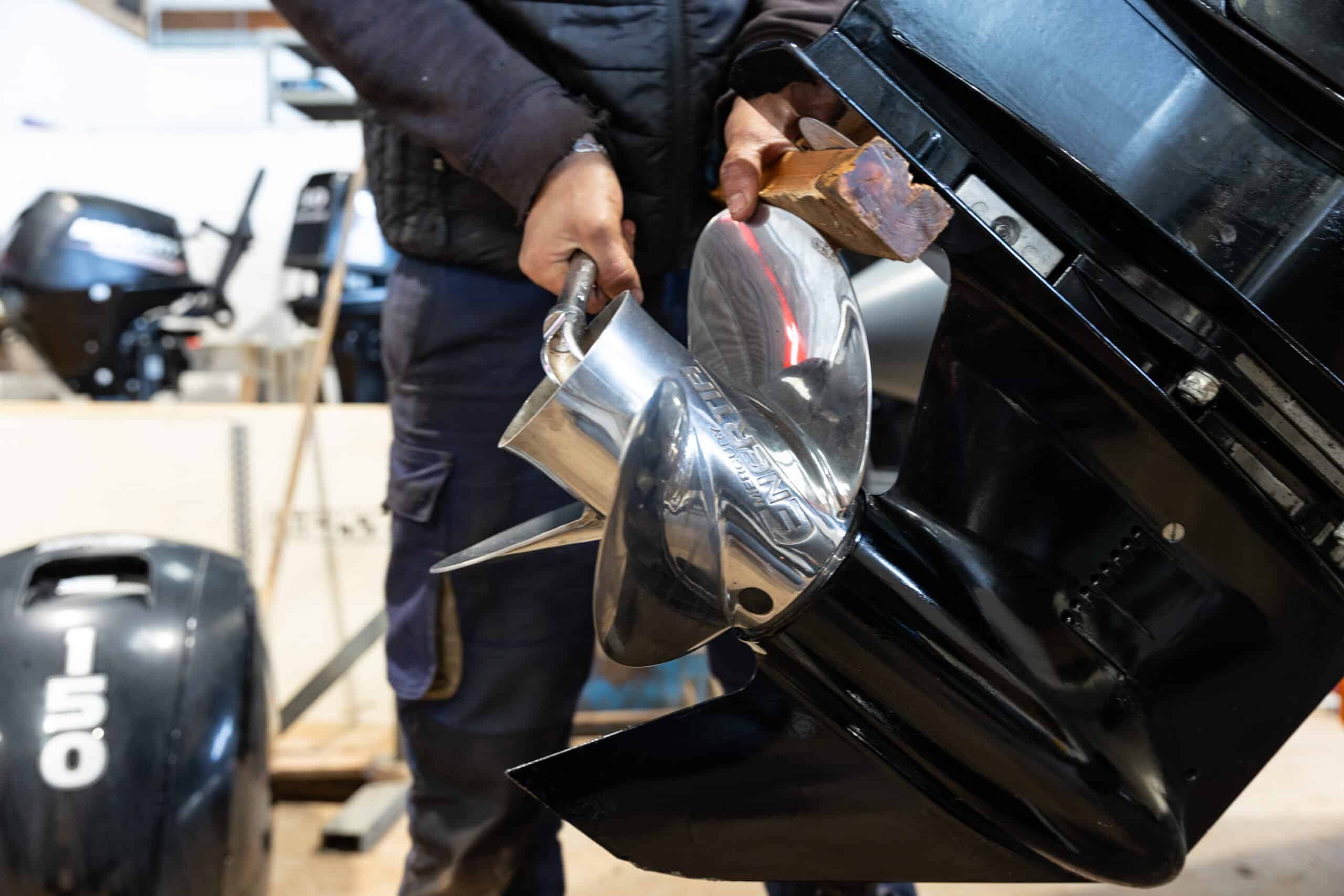 changer-le-moteur-de-votre-bateau-pourquoi-faire-confiance-un